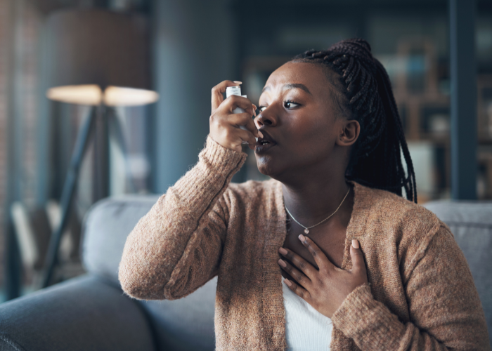 18-woman-using-inhaler